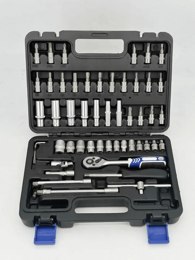 Инструменты на столе